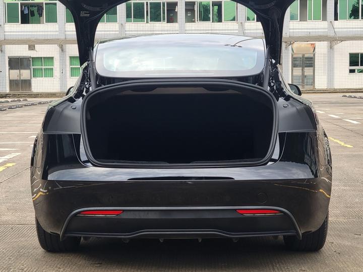 Model 3 2023 RWD photo 8
