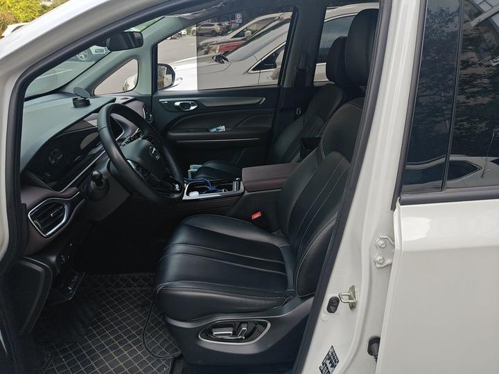 GAC Trumpchi M6 2023 PRO 270T DCT Luxury photo 7