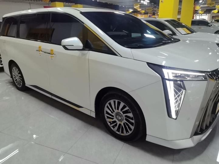 GAC Trumpchi M8 2025 Hybrid photo 3