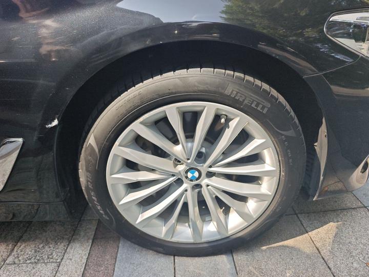 5 Series EV 2020 Upgraded 530Le Luxury photo 8