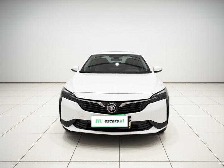 6 2022 PHEV Fashion photo 2