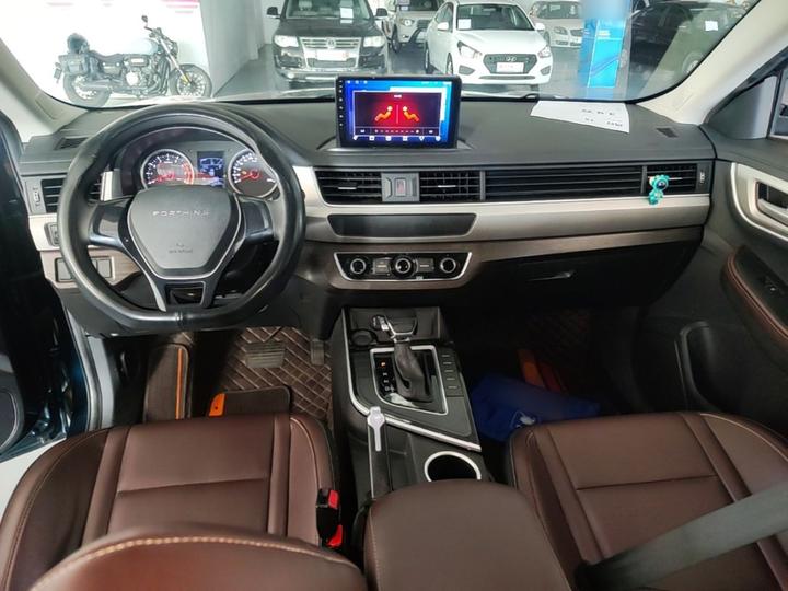 Forthing T5 2022 Prosperous 1.5T AT 5-Seater photo 5