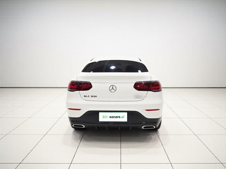 GLC Coupe GLC 300 4MATIC Coupe SUV photo 3