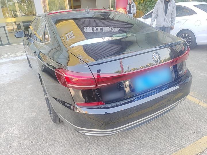 Passat 2023 Facelift 330TSI Luxury photo 4