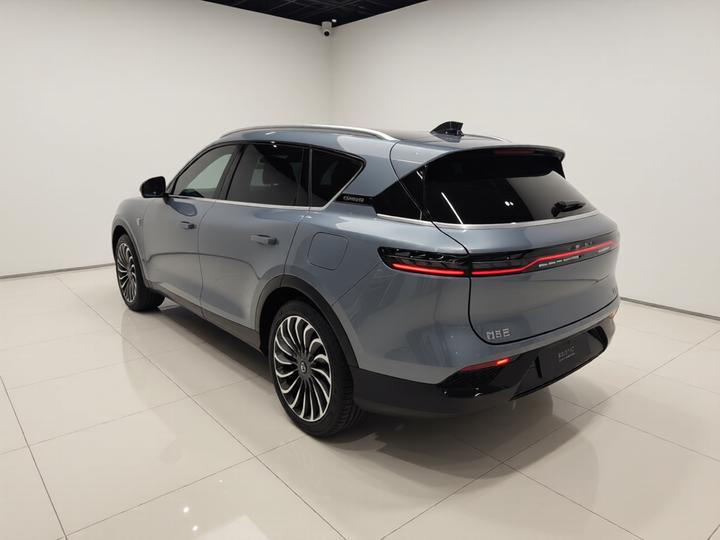 Voyah FREE 2021 AWD Standard EREV Luxury photo 4