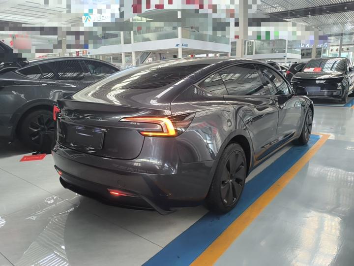 Model 3 2023 RWD photo 4