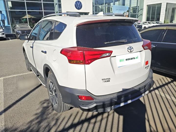 RAV4 2015 2.0L CVT AWD photo 4