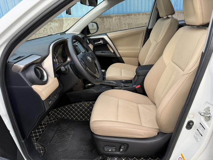 RAV4 2015 2.0L CVT AWD photo 8