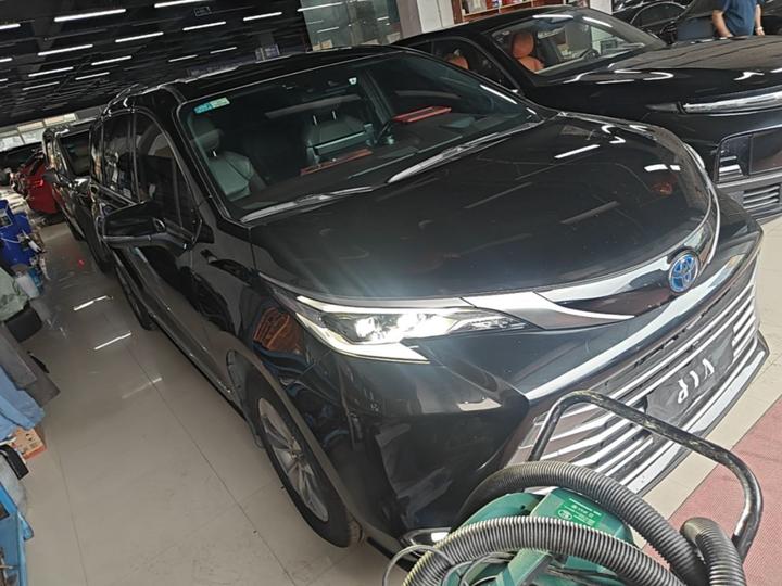 Sienna 2021 2.5L Hybrid Platinum photo 3