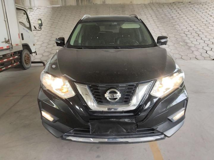 X-Trail 2017 2.0L CVT Comfort 2WD photo 2