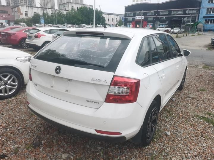 Rapid Spaceback 2014 1.4TSI DSG photo 4