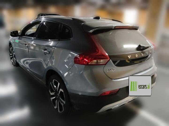 V40 2017 Cross Country T3 photo 4