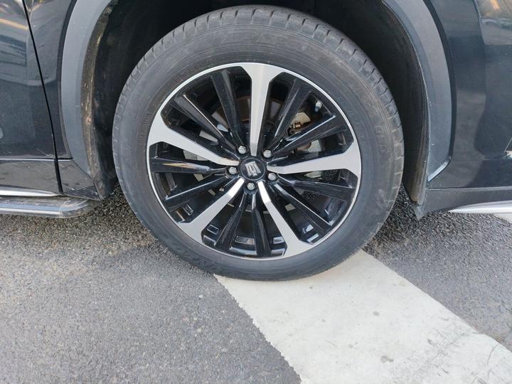 Crown 2023 2.5L HEV AWD Luxury photo 8