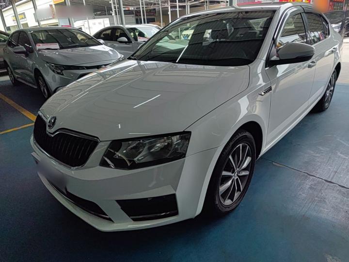 Octavia 2017 1.6L AT