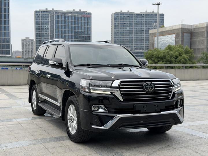 Land Cruiser Parallel Import photo 3