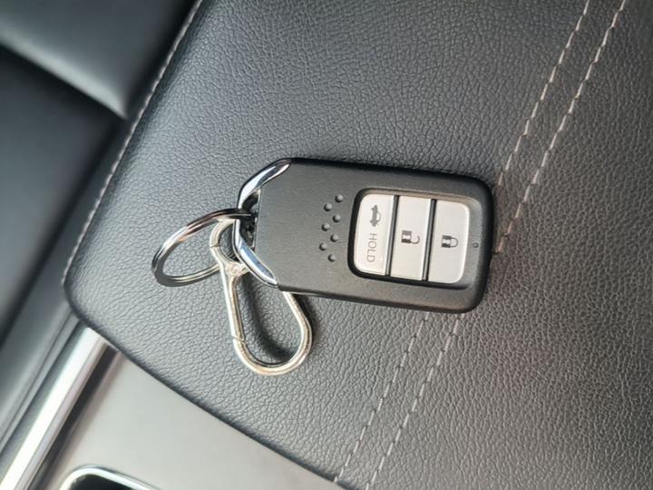Accord 2022 260TURBO Luxury photo 8