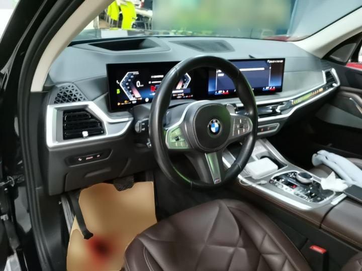 X5 2023 xDrive 30Li Exclusive M Sport Package photo 5