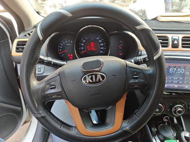 K2 2012 Sedan 1.6L AT Premium ECO photo 3