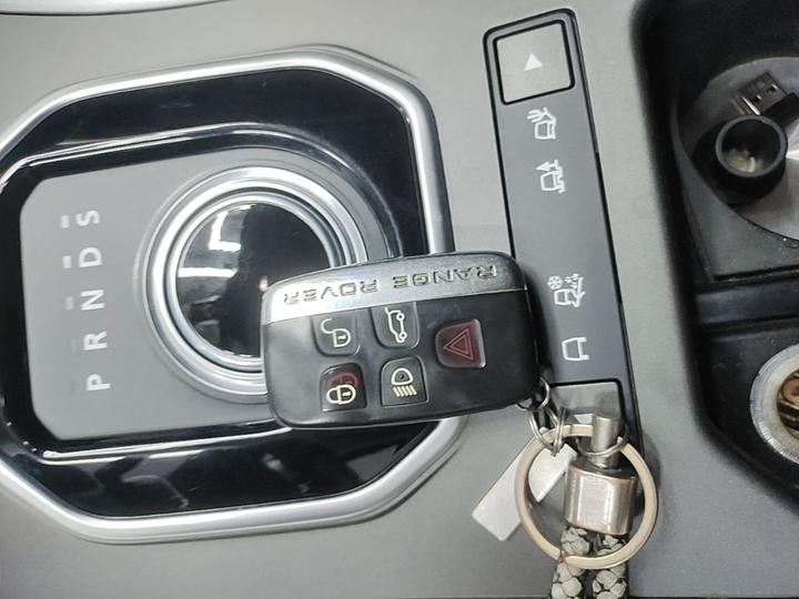 Range Rover Evoque 2015 2.0T 5-Door photo 8