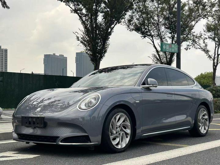 2022 555km Premium