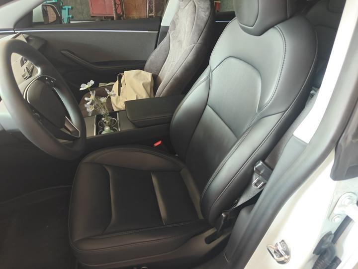 Model 3 2023 RWD photo 7