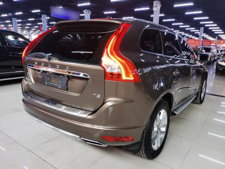 XC60 2017 T5 Upgraded photo 4