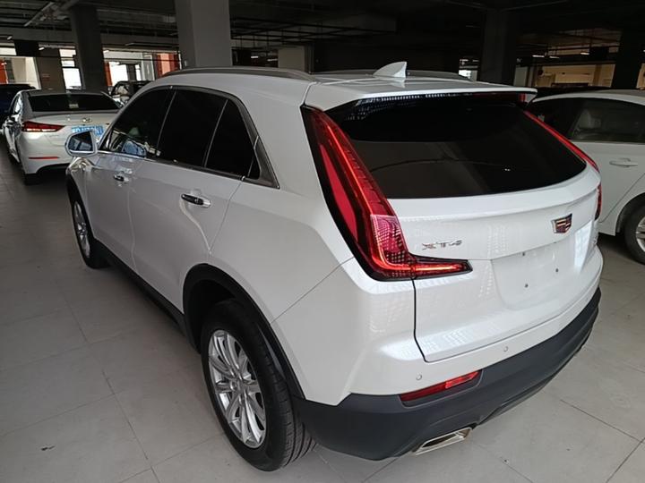 XT4 2022 28T RWD photo 4