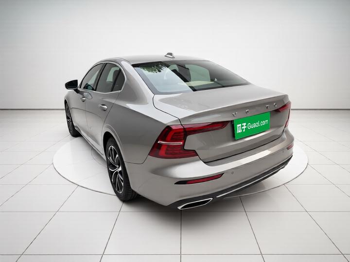 S60 2022 B4 Luxury photo 4