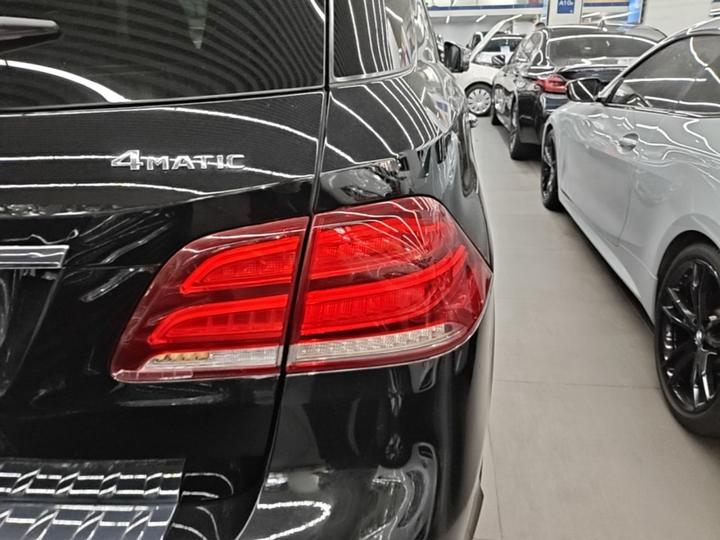 GLE Imported 2017 GLE 400 4MATIC photo 7