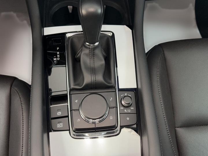 3 Axela 2023 2.0L AT photo 5