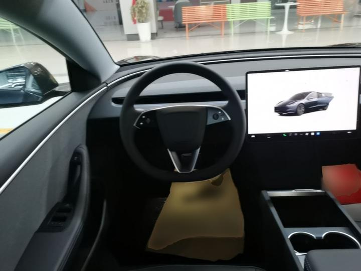 Model 3 2025 RWD photo 6
