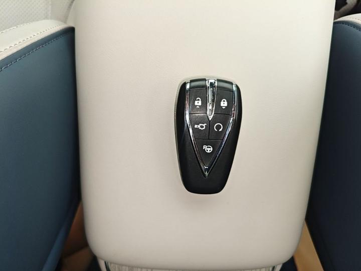 CS75 PLUS 2026 4th Gen 1.5T Pilot photo 8