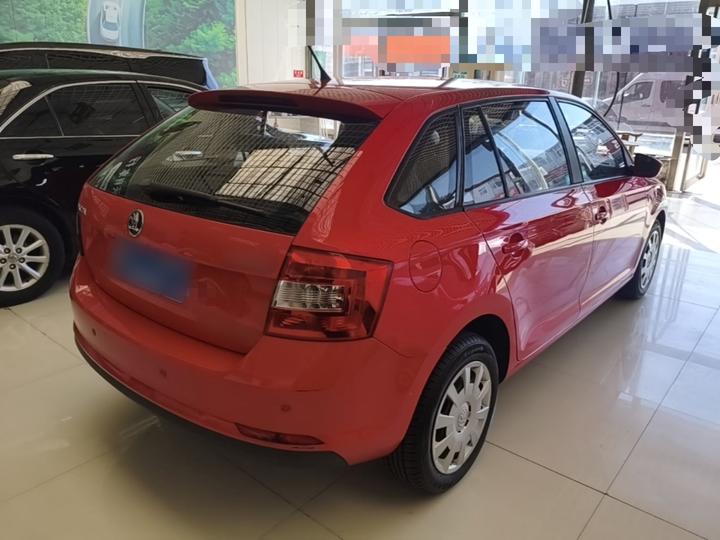 Rapid Spaceback 2016 Facelift 1.4L MT photo 6