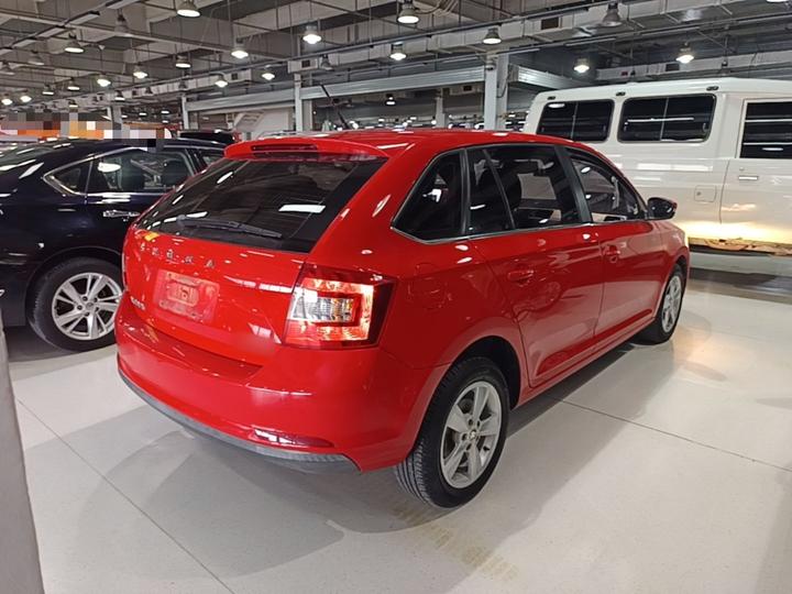 Rapid Spaceback 2019 1.5L AT Comfort photo 6