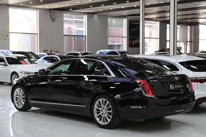 CT6 2017 28T Platinum photo 6