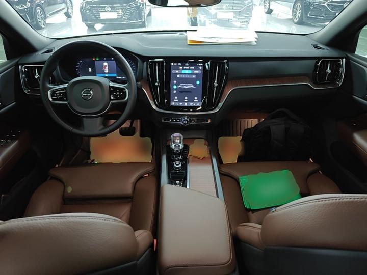 S60 2025 B4 Luxury photo 5