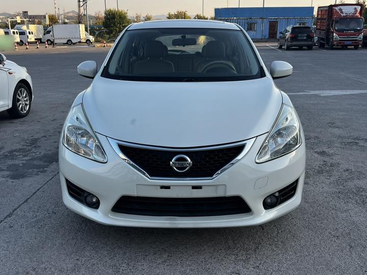 Tiida 2014 1.6L CVT Smart photo 2