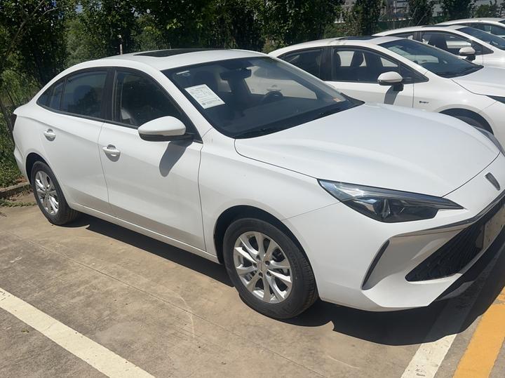 i5 2026 1.5L CVT Luxury photo 3