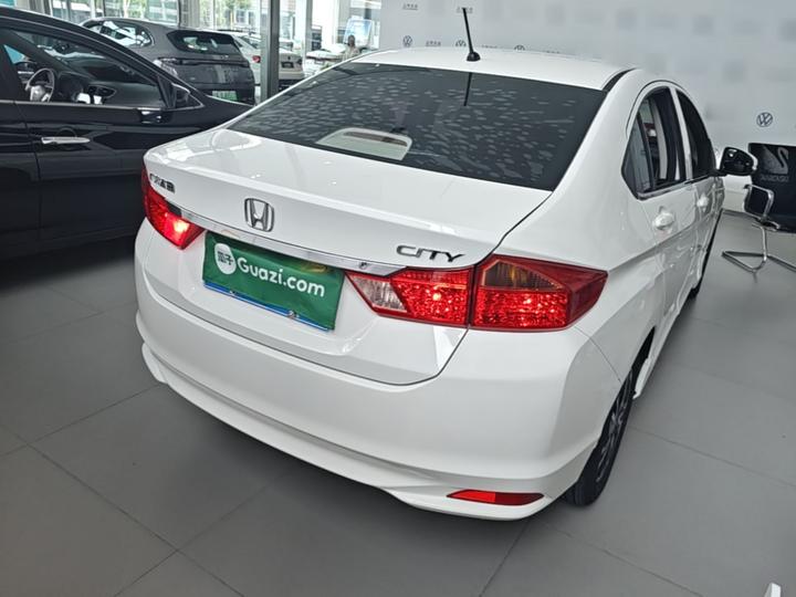 2017 1.5L CVT Comfort photo 4