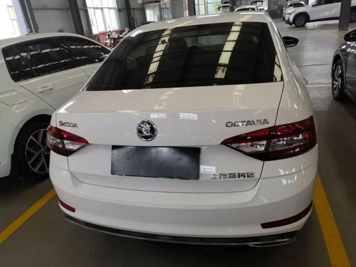 Octavia 2018 1.6L AT Luxury photo 5