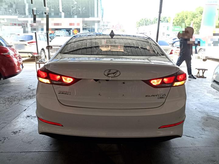 Elantra 2016 1.6L AT Smart Elite photo 3
