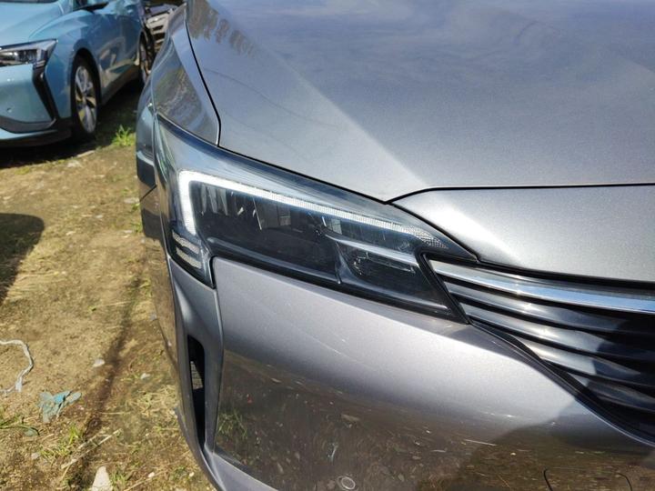 6 2020 PHEV photo 7