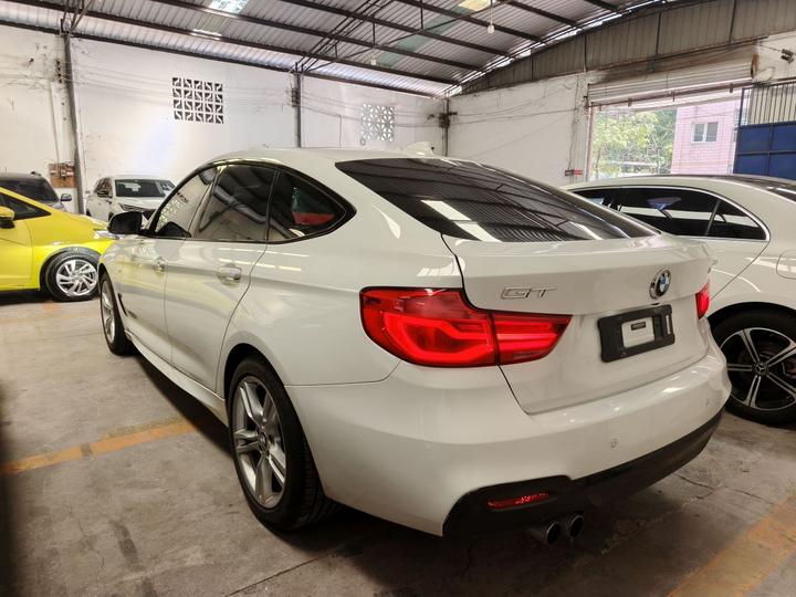 3 SeriesGT 2019 320i M Sport photo 4