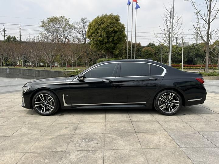 7 Series 2019 Facelift 730Li M Sport Package photo 4