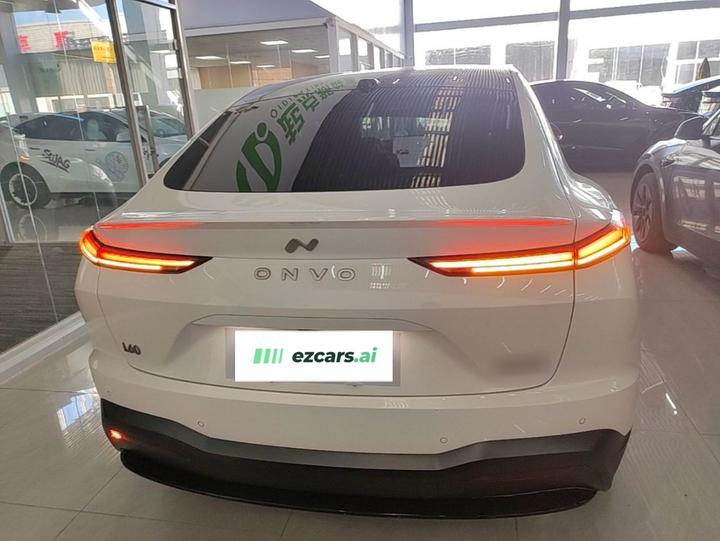 L60 2024 60kWh RWD photo 3