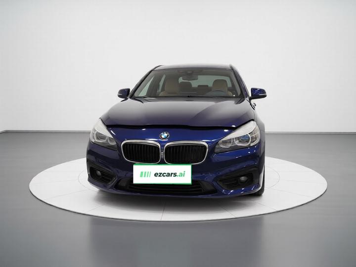 2 Series Wagon 2015 218i Leading photo 2