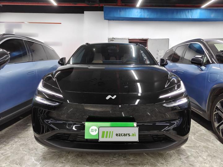L60 2025 60kWh RWD photo 2
