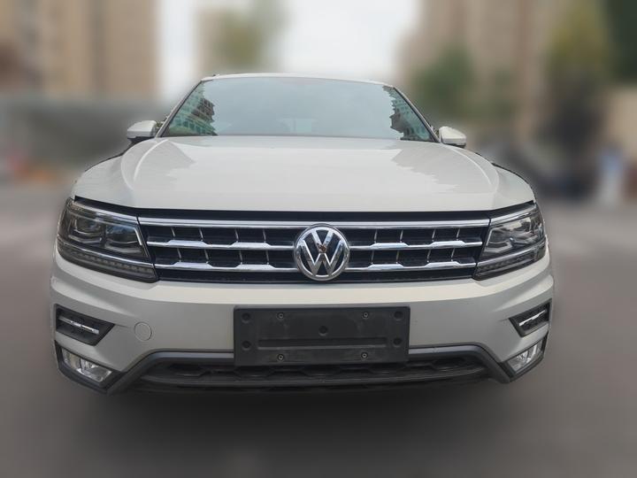 Tiguan L 2018 380TSI AT AWD Luxury photo 2