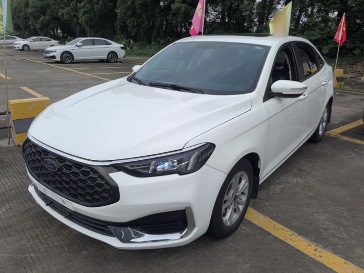 Escort 2021 1.5L AT Platinum