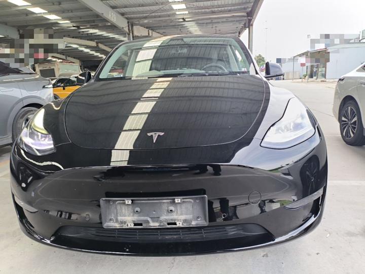 Model Y 2022 Long Range AWD photo 2